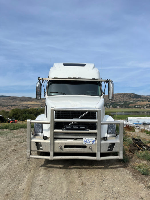 Used 2012 VOLVO VNL Sleeper Truck - $28,500.00 CAD