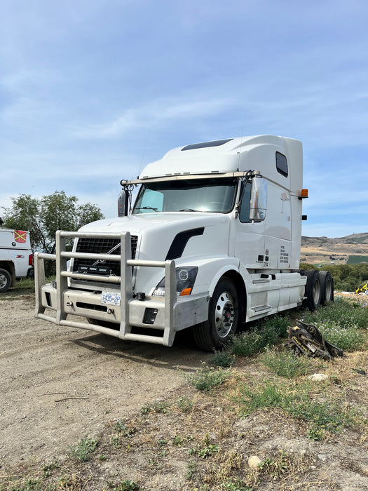 Used 2012 VOLVO VNL Sleeper Truck - $28,500.00 CAD