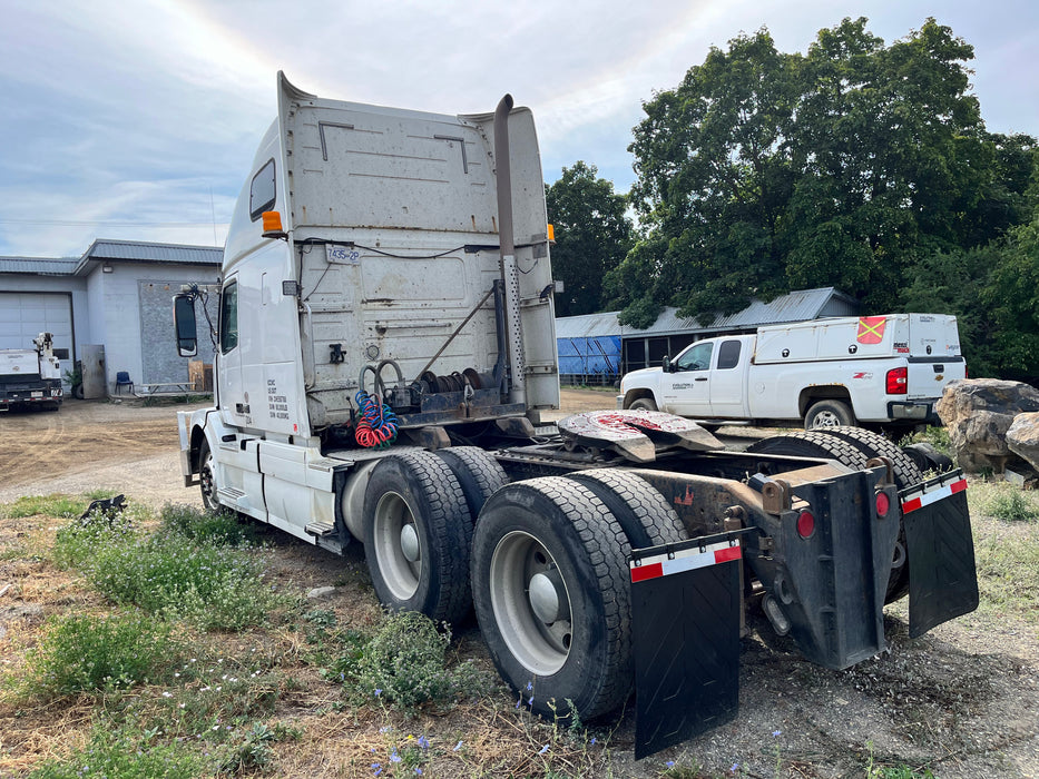 Used 2012 VOLVO VNL Sleeper Truck - $28,500.00 CAD