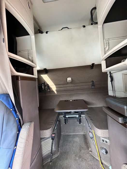 Used 2012 VOLVO VNL Sleeper Truck - $28,500.00 CAD